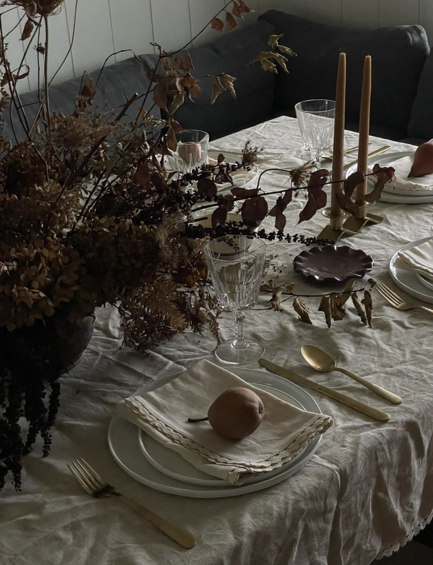 Light and Dwell interior design thanksgiving table scape linens
